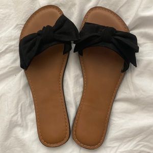 Bowed Sandals